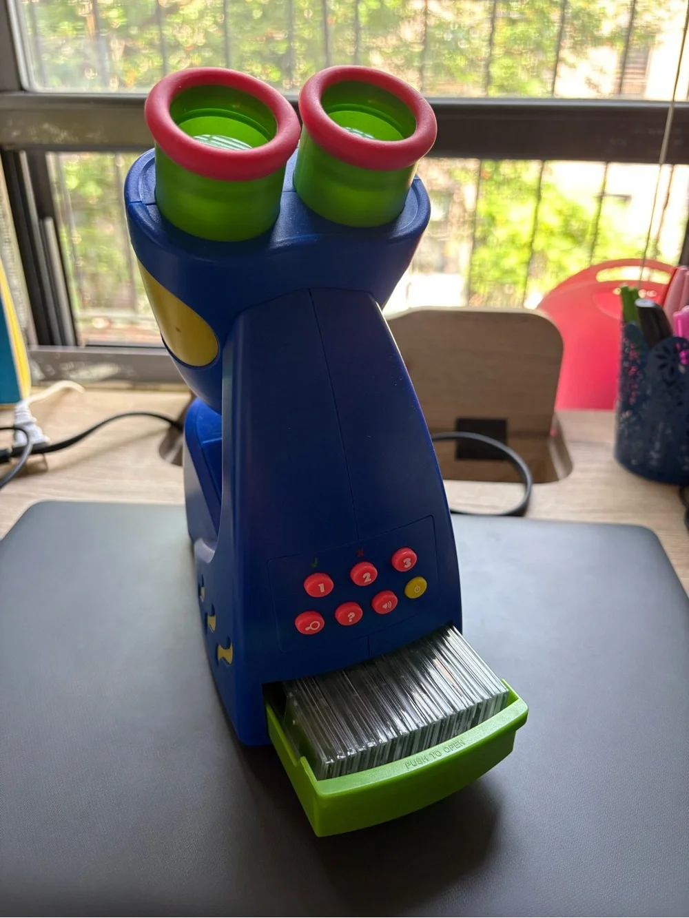 Geosafari children’s talking microscope